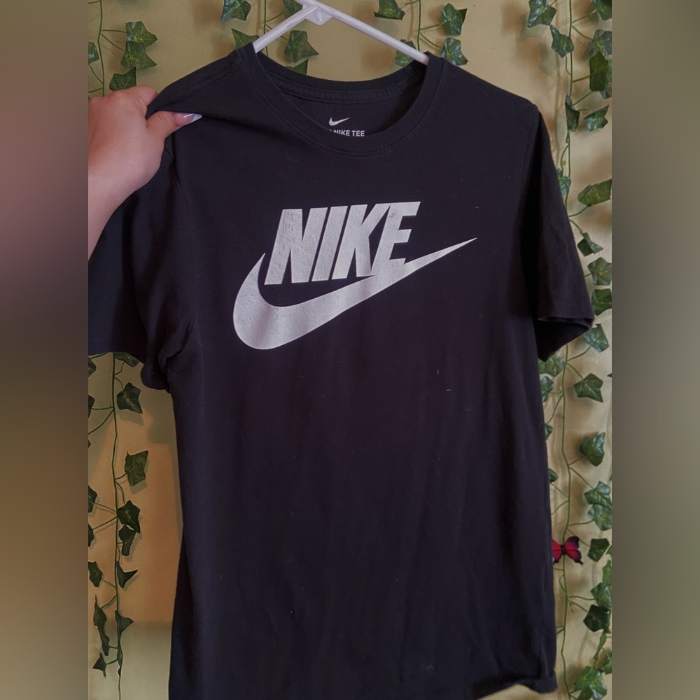 Small Black Nike Tee